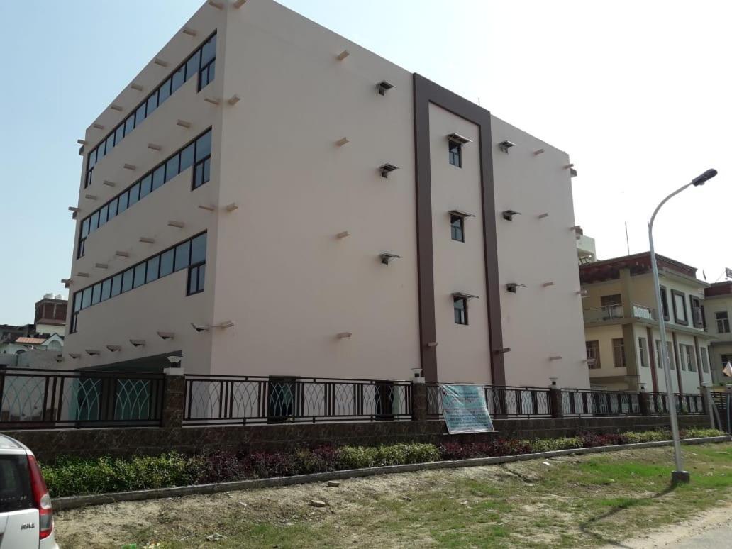 Yog Bhawan Aparthotel Grander Noida Exterior foto